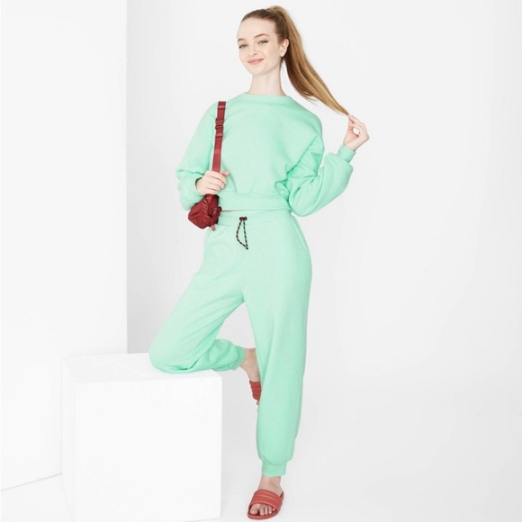 MINT green Wild Fable cropped sweatshirt XS NWT - Picture 1 of 9